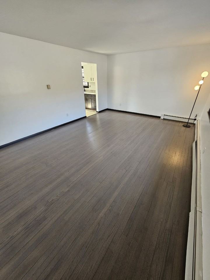 457 Clove Rd - Photo 5 of 12