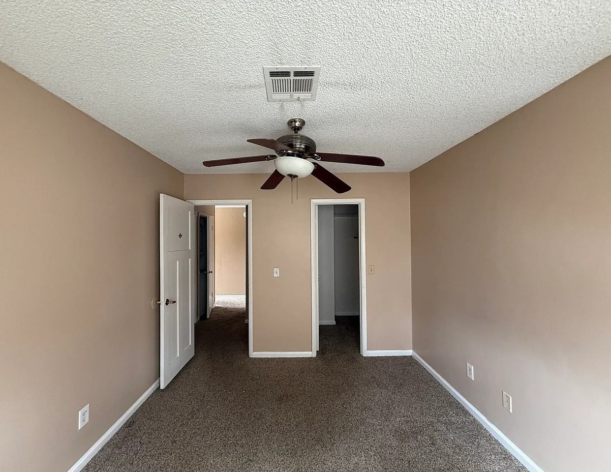 1029 Willow Tree Dr #C - Photo 7 of 13