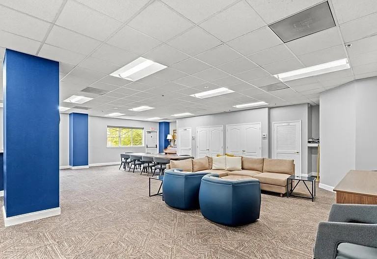 1211 S Eads St #1009 - Photo 6 of 22