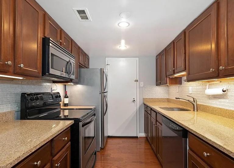 1515 S Arlington Ridge Rd #204 - Photo 5 of 16