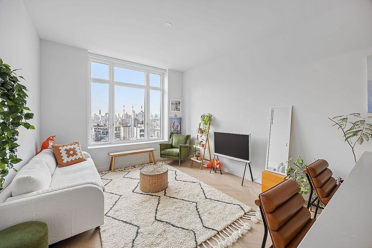 2918 41st Ave #16B - Photo 5 of 13