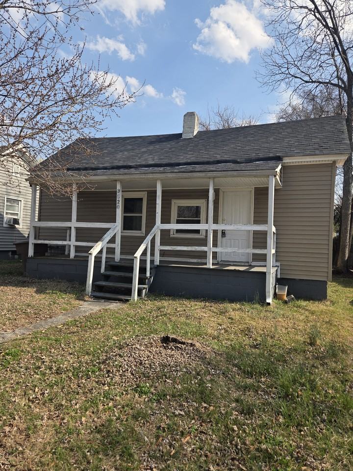 3520 Calumet Pl - Photo 2 of 9