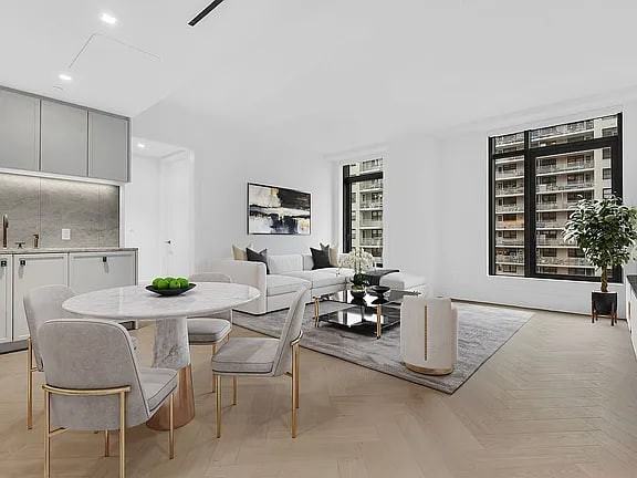 310 E 86Th St - Photo 2 of 10