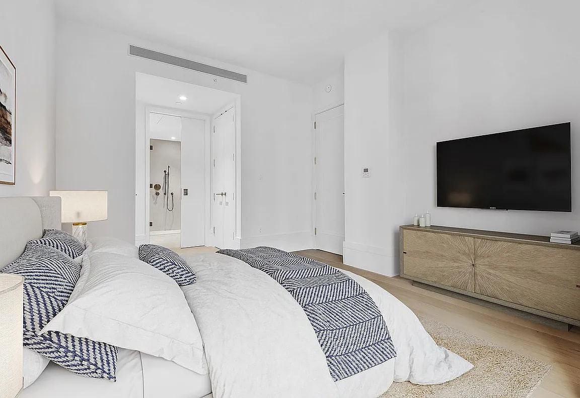 310 E 86Th St - Photo 4 of 10