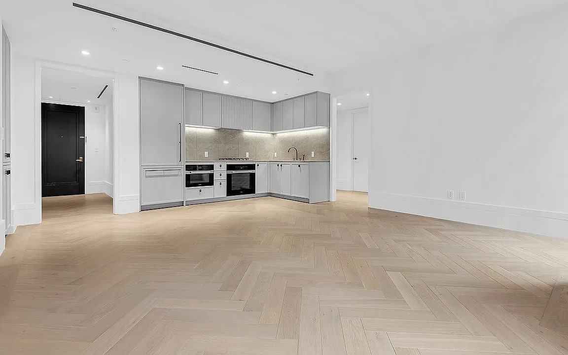 310 E 86Th St - Photo 7 of 10