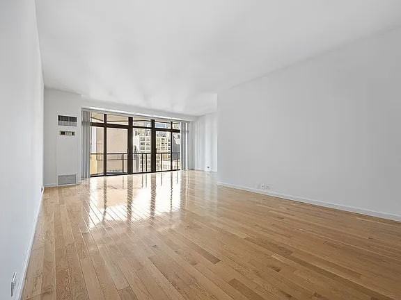 100 United Nations Plz - Photo 2 of 6