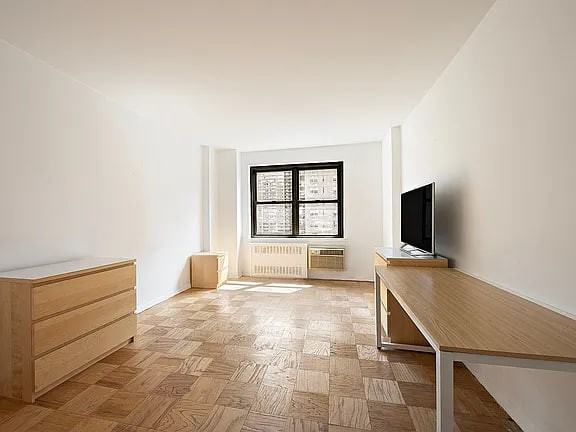 165 W End Ave - Photo 4 of 6