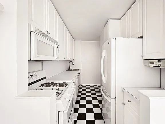 165 W End Ave - Photo 5 of 6