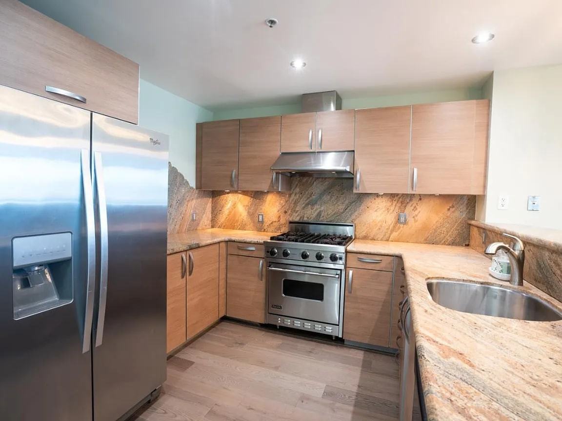 1 Mandalay Pl - Photo 3 of 9