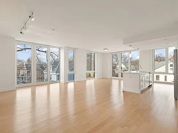 7 Beech St - Photo 2 of 7