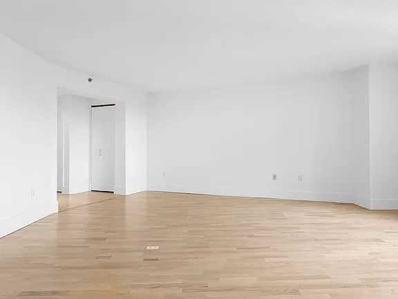 10 Rogers St - Photo 4 of 11