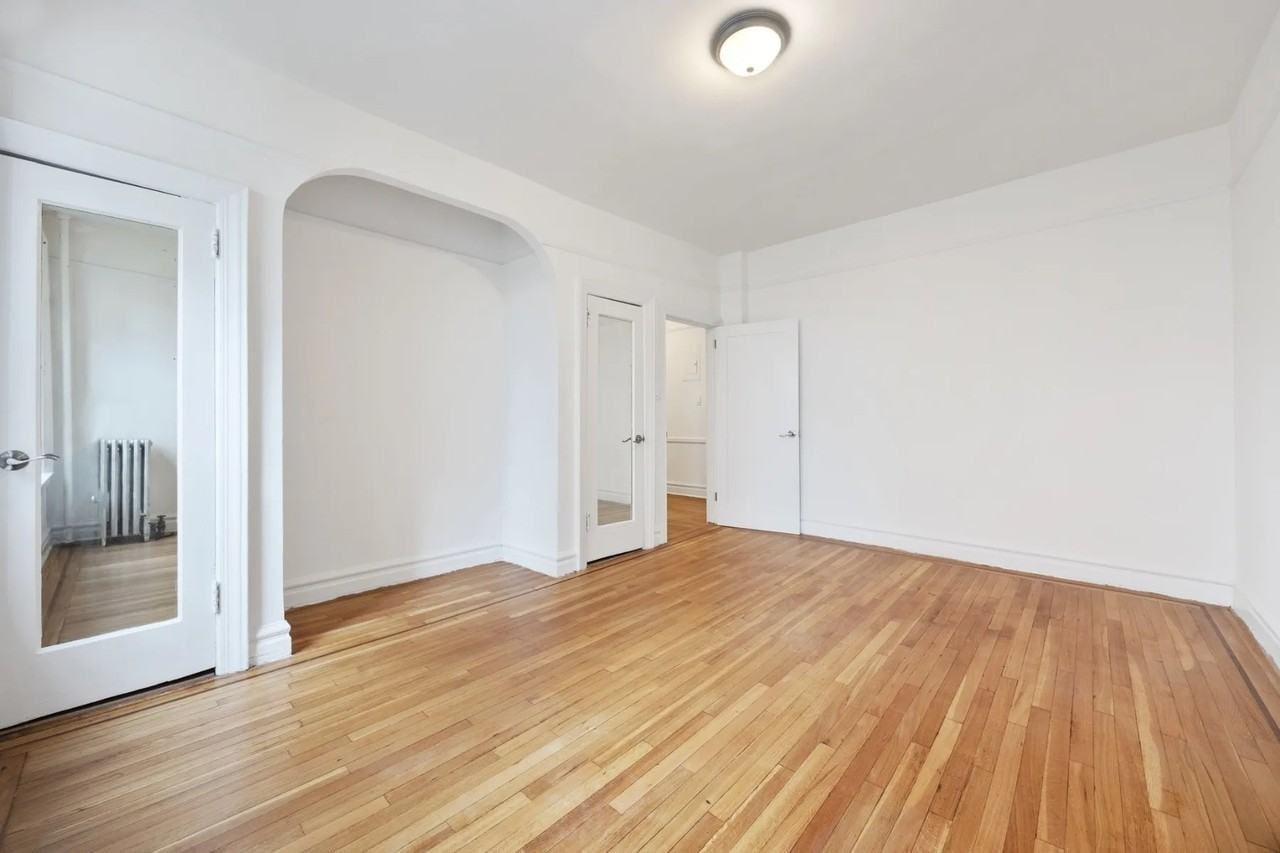 12 Crown St - Photo 3 of 10