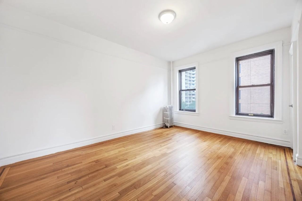 12 Crown St - Photo 5 of 10