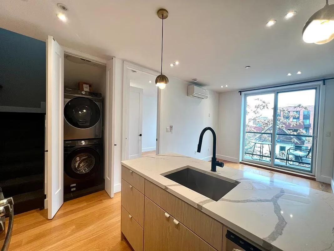 22 Rogers Ave - Photo 4 of 6