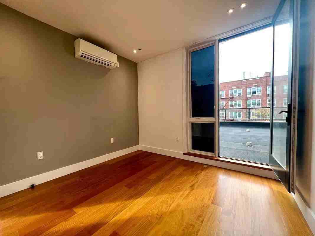 22 Rogers Ave - Photo 6 of 6