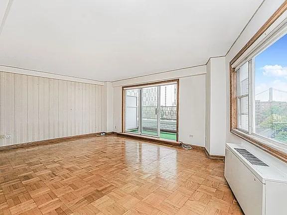 8901 Shore Rd - Photo 4 of 7