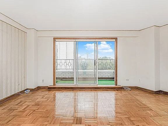 8901 Shore Rd - Photo 6 of 7