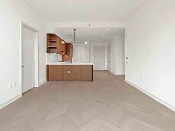 115 York St - Photo 2 of 5