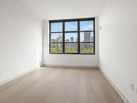 115 York St - Photo 3 of 5