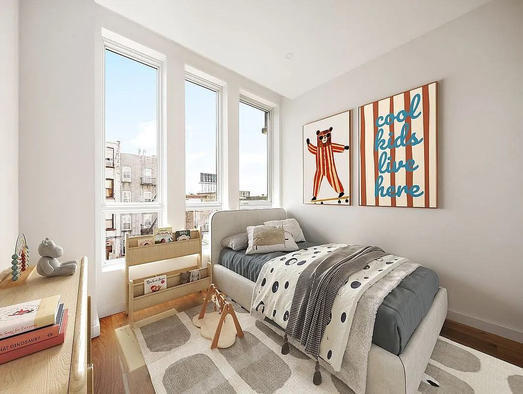 136 14Th St - Photo 6 of 7