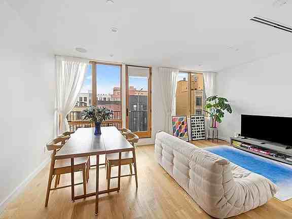 42 Rochester Ave - Photo 4 of 7