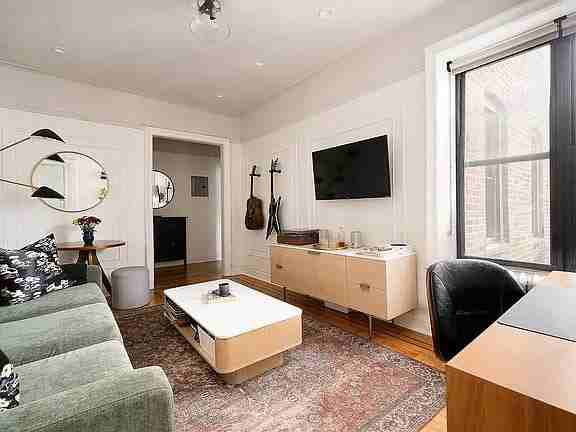 285 Prospect Pl - Photo 3 of 5