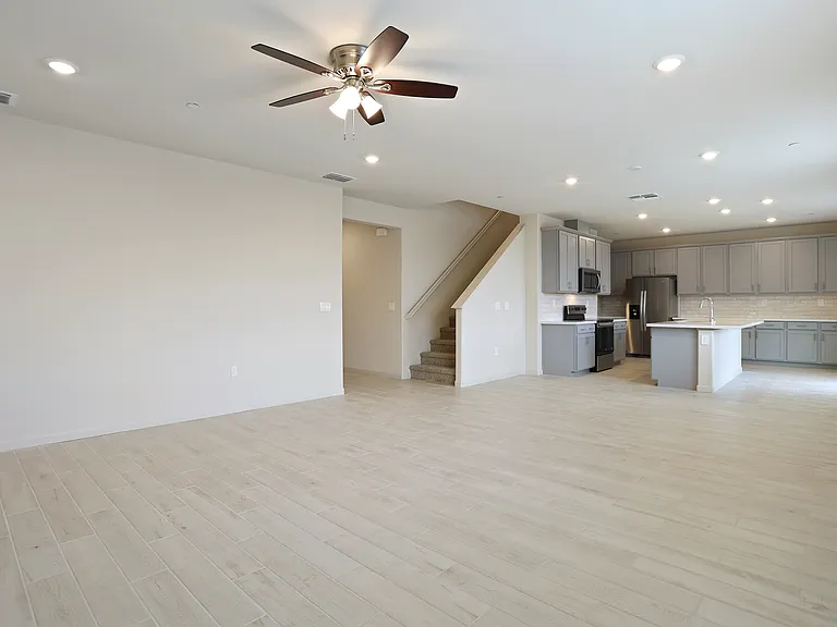 1748 Skagway Ave - Photo 3 of 13
