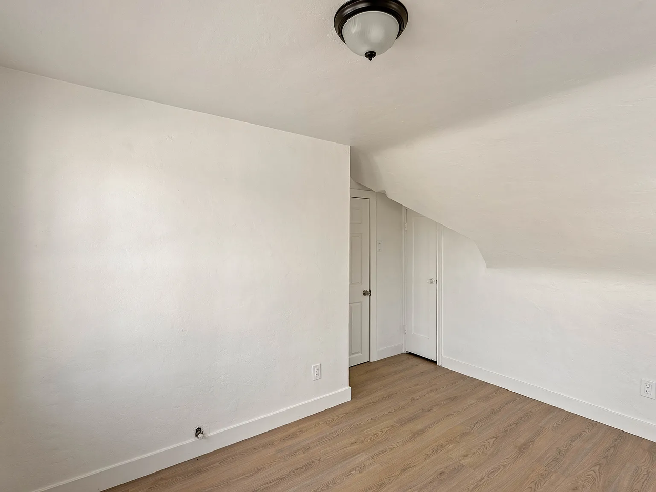 272 W 9th St - Photo 2 of 13