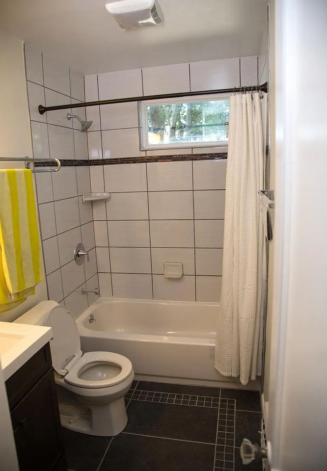 60 Kohary Dr - Photo 2 of 11