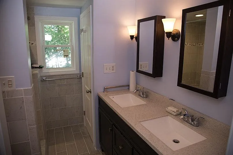 60 Kohary Dr - Photo 5 of 11