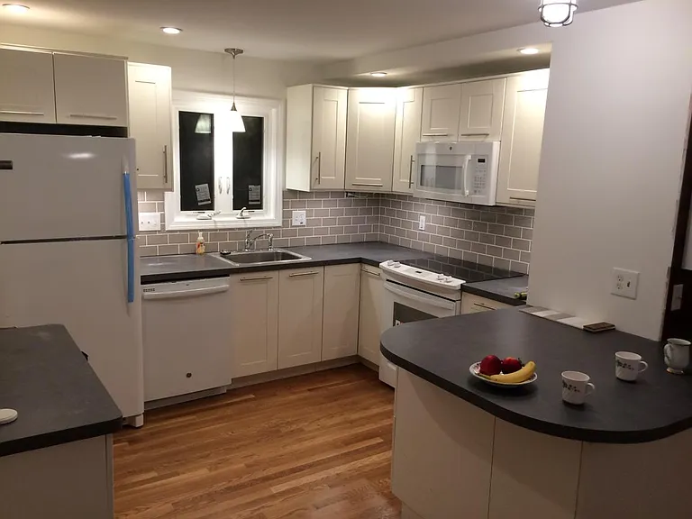 60 Kohary Dr - Photo 7 of 11