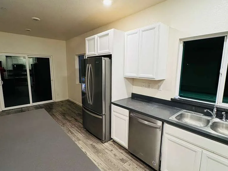 2862 Krone Way - Photo 5 of 8