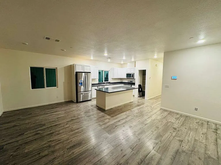 2862 Krone Way - Photo 7 of 8