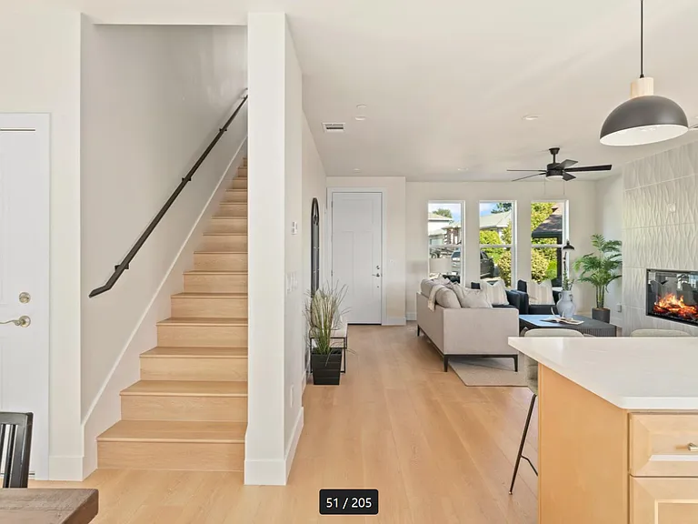 266 Swenson Ct - Photo 3 of 6