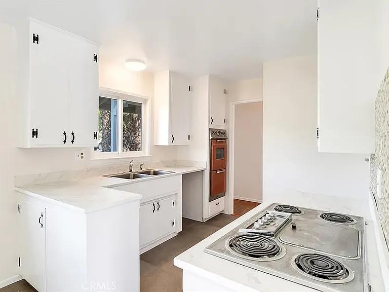 194 W Blaine St - Photo 3 of 10