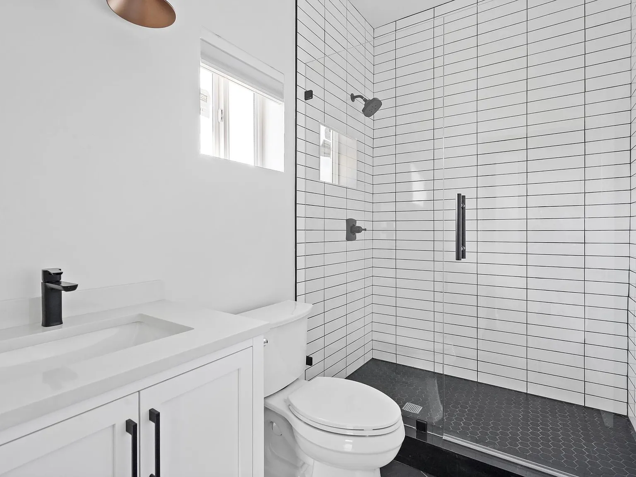 20365 Hartland St - Photo 4 of 7