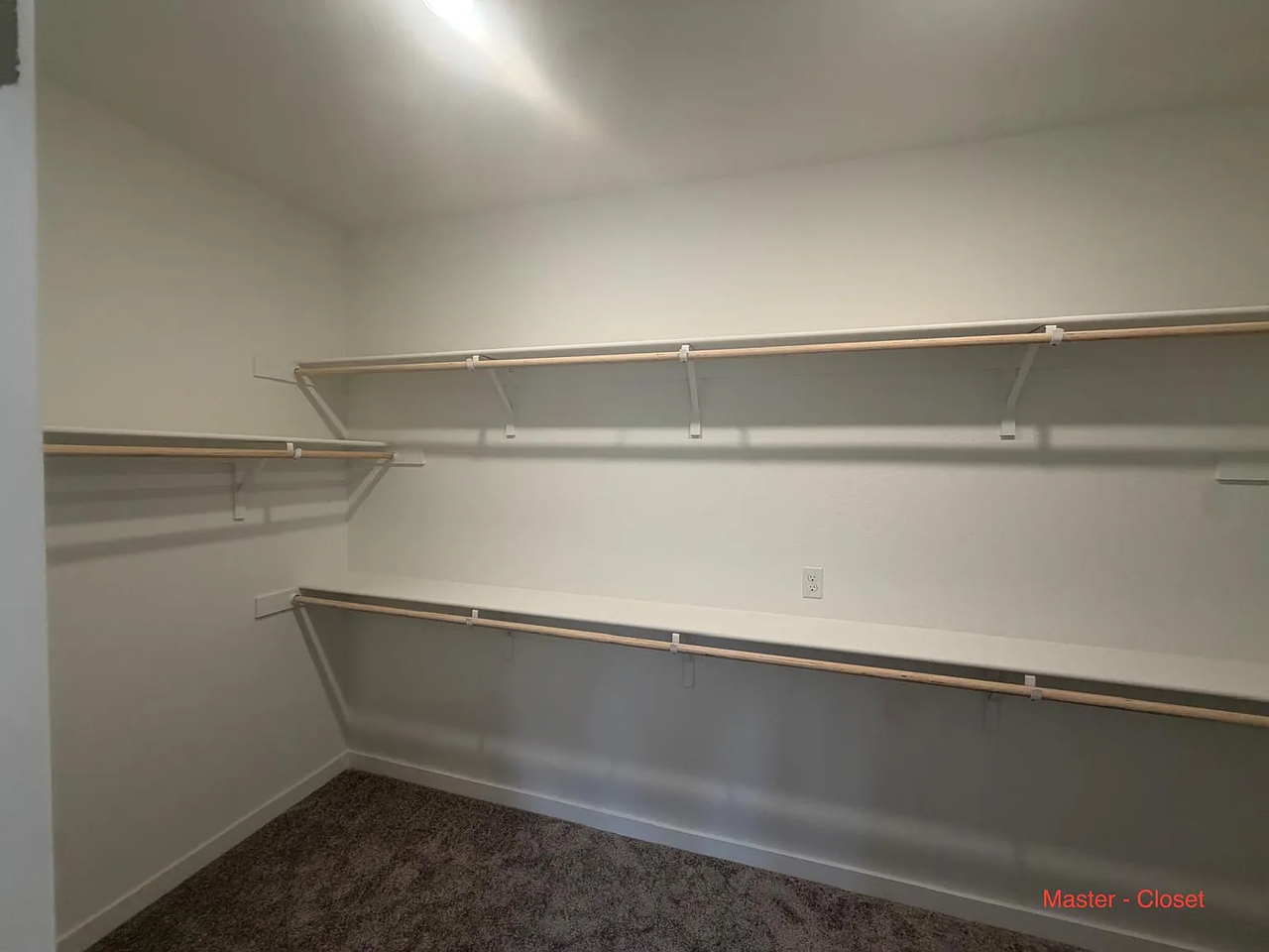 12700 Hereford Ave - Photo 2 of 10