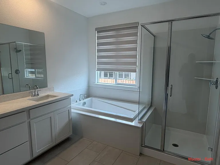 12700 Hereford Ave - Photo 3 of 10