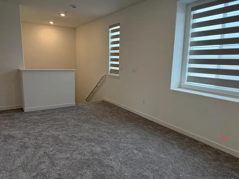 12700 Hereford Ave - Photo 5 of 10