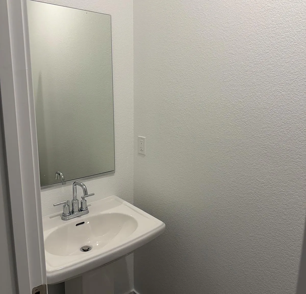 12700 Hereford Ave - Photo 6 of 10