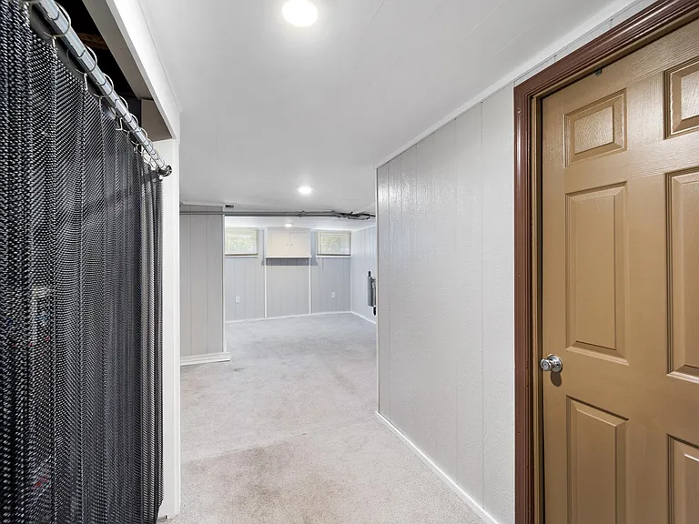 1011 Clifton Ave - Photo 3 of 18