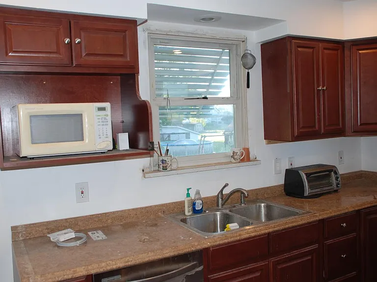 1206 Trexlertown Rd - Photo 5 of 14