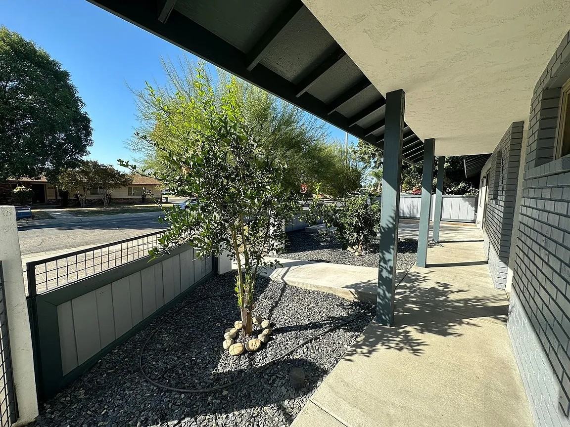 1522 W Monte Vista Ave - Photo 3 of 18