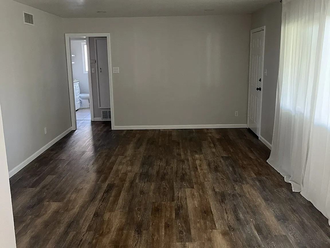 6911 Malibu Dr - Photo 4 of 10