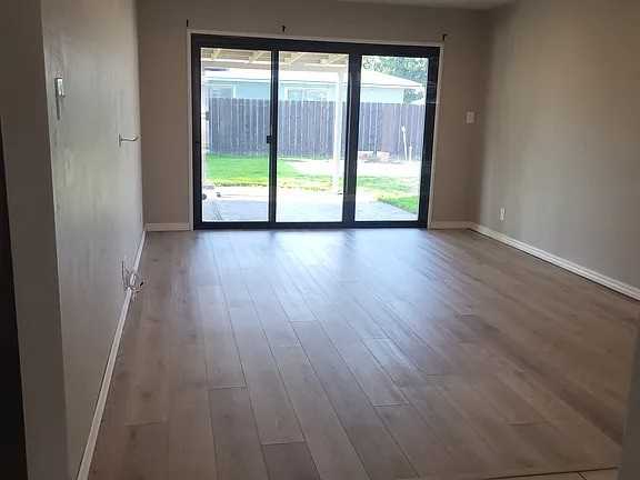 4545 N Meridian Ave - Photo 3 of 6