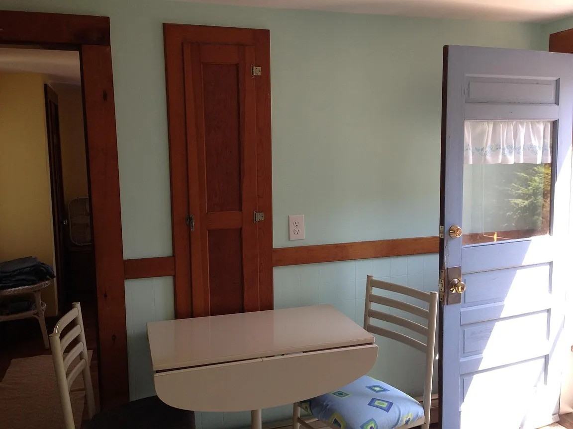 4 Breezy Point Rd - Photo 3 of 10