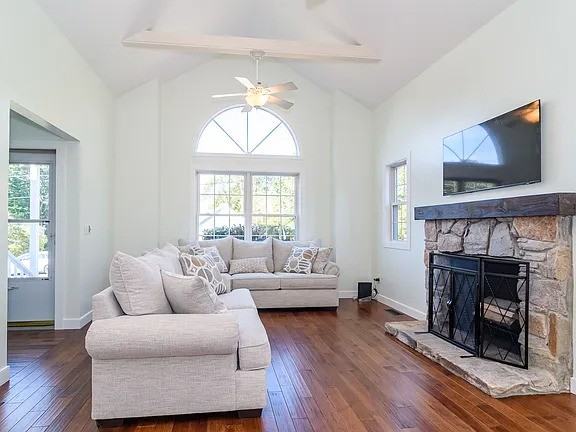 27 Bellavista Dr - Photo 2 of 15