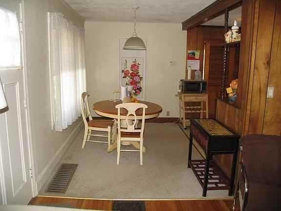 994 Main St - Photo 3 of 8