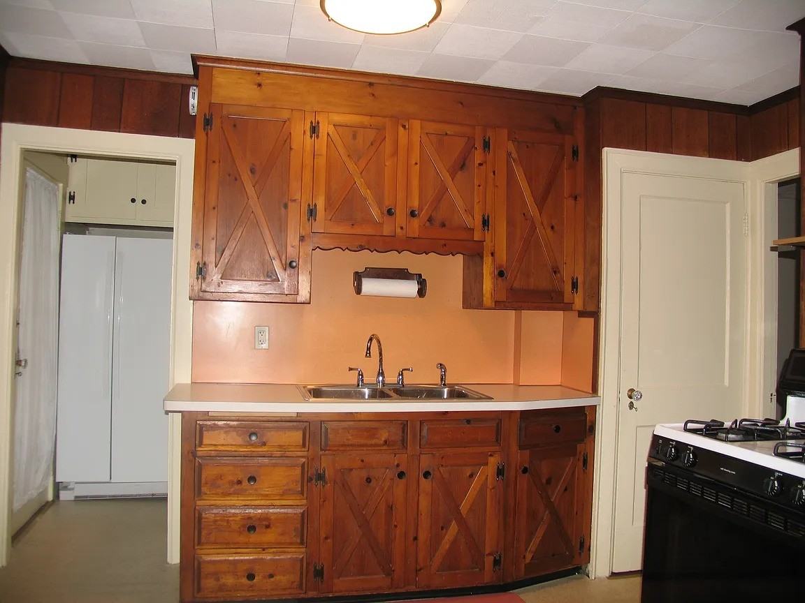 994 Main St - Photo 4 of 8