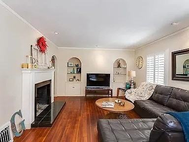 134 Jones St - Photo 5 of 14